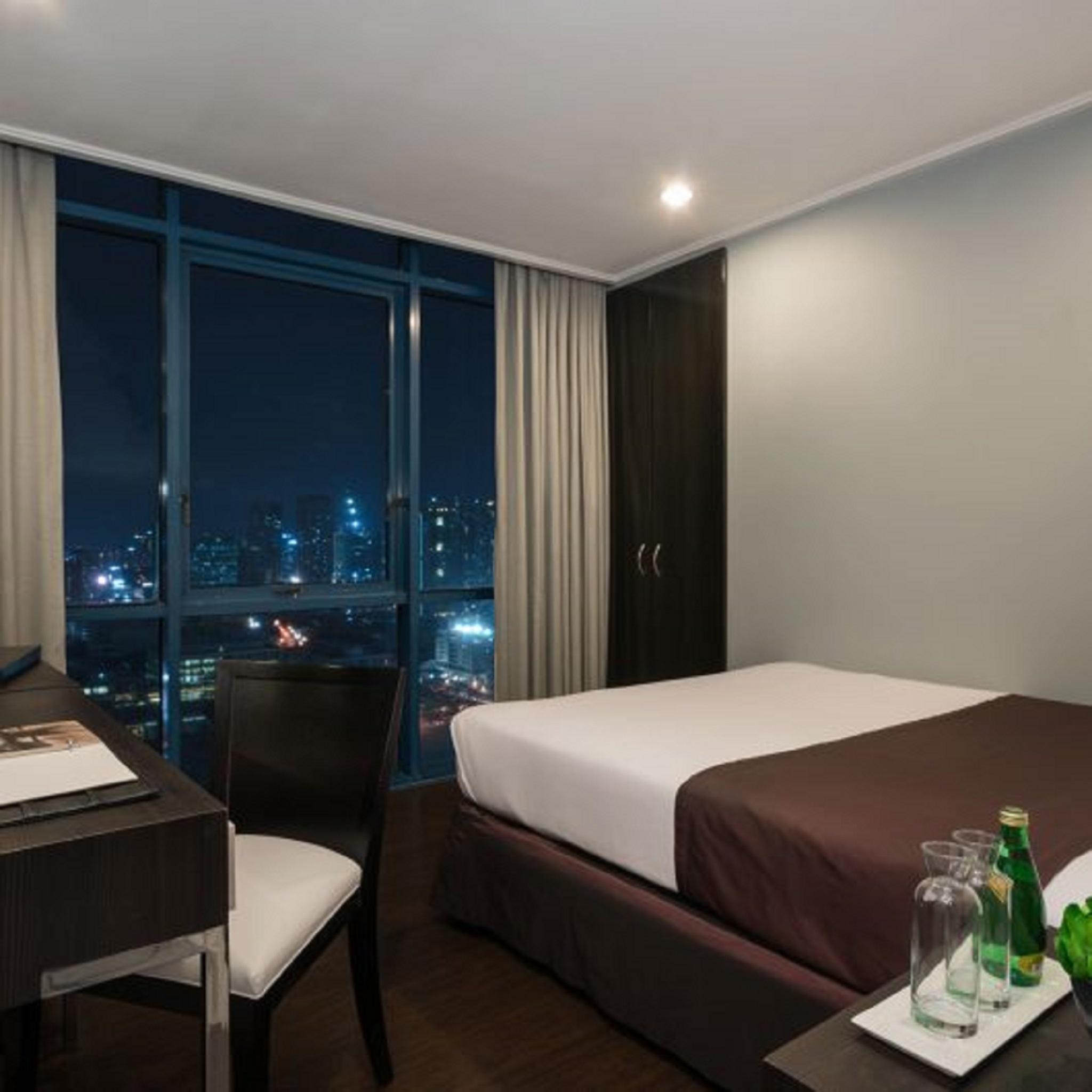 Astoria Plaza Hotel Pasig City Bagian luar foto