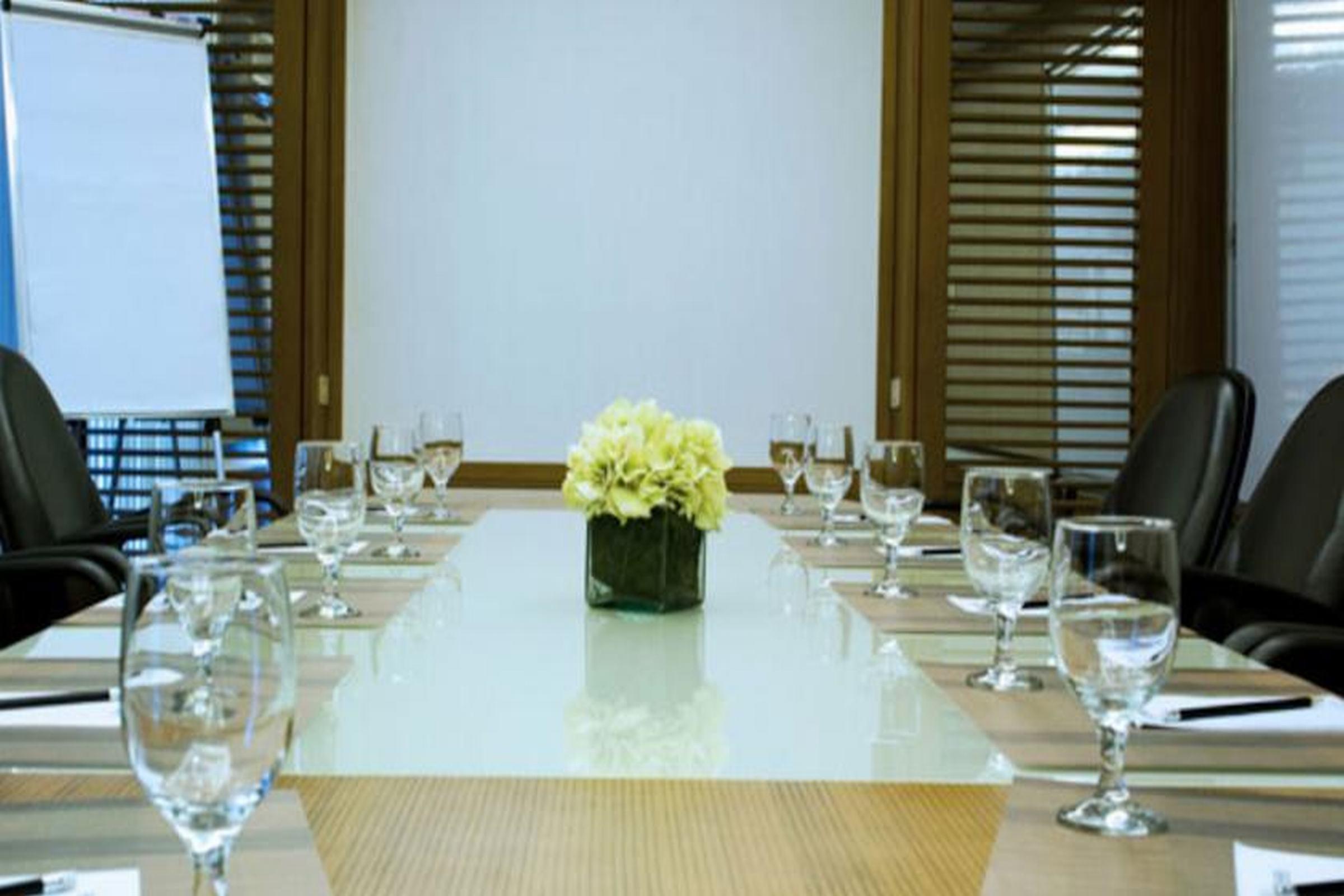 Astoria Plaza Hotel Pasig City Bagian luar foto