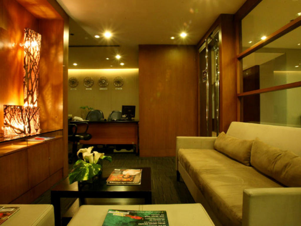 Astoria Plaza Hotel Pasig City Bagian luar foto