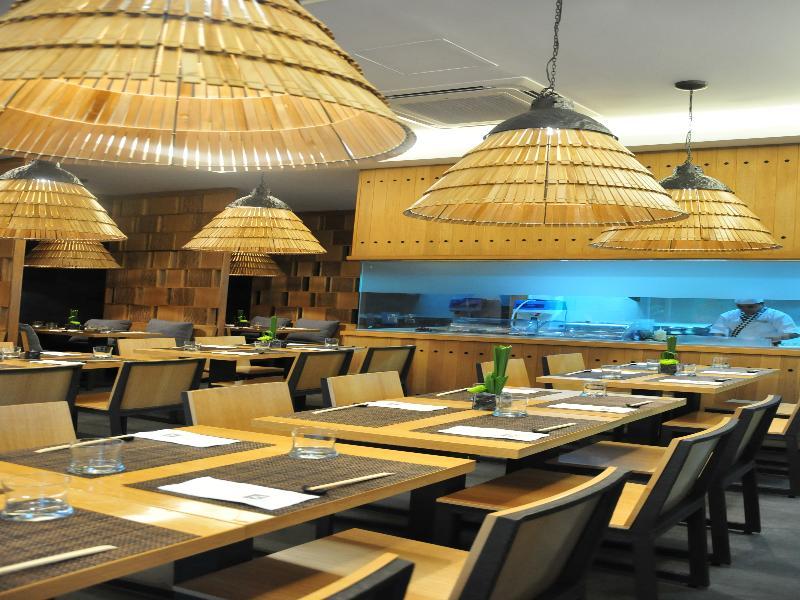 Astoria Plaza Hotel Pasig City Bagian luar foto